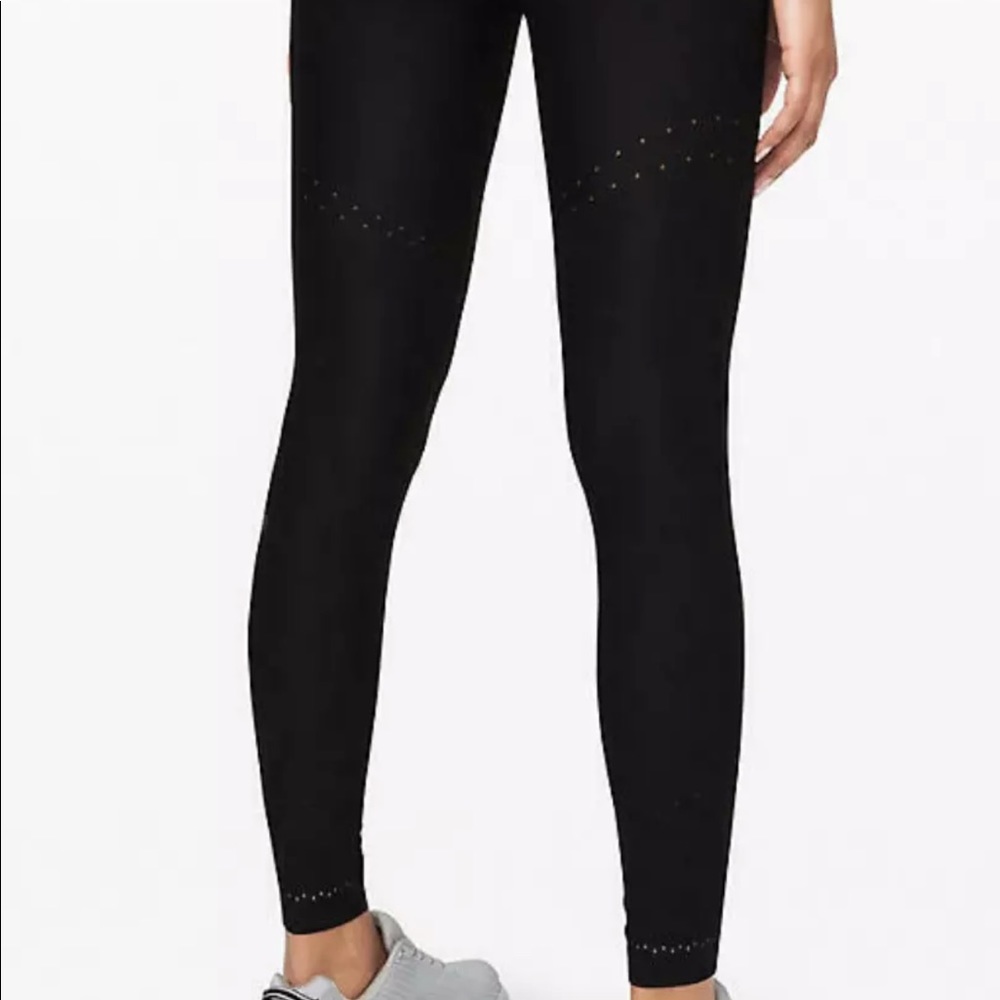 NWT Lululemon black  in focus run tight size 2 - Picture 8 of 10